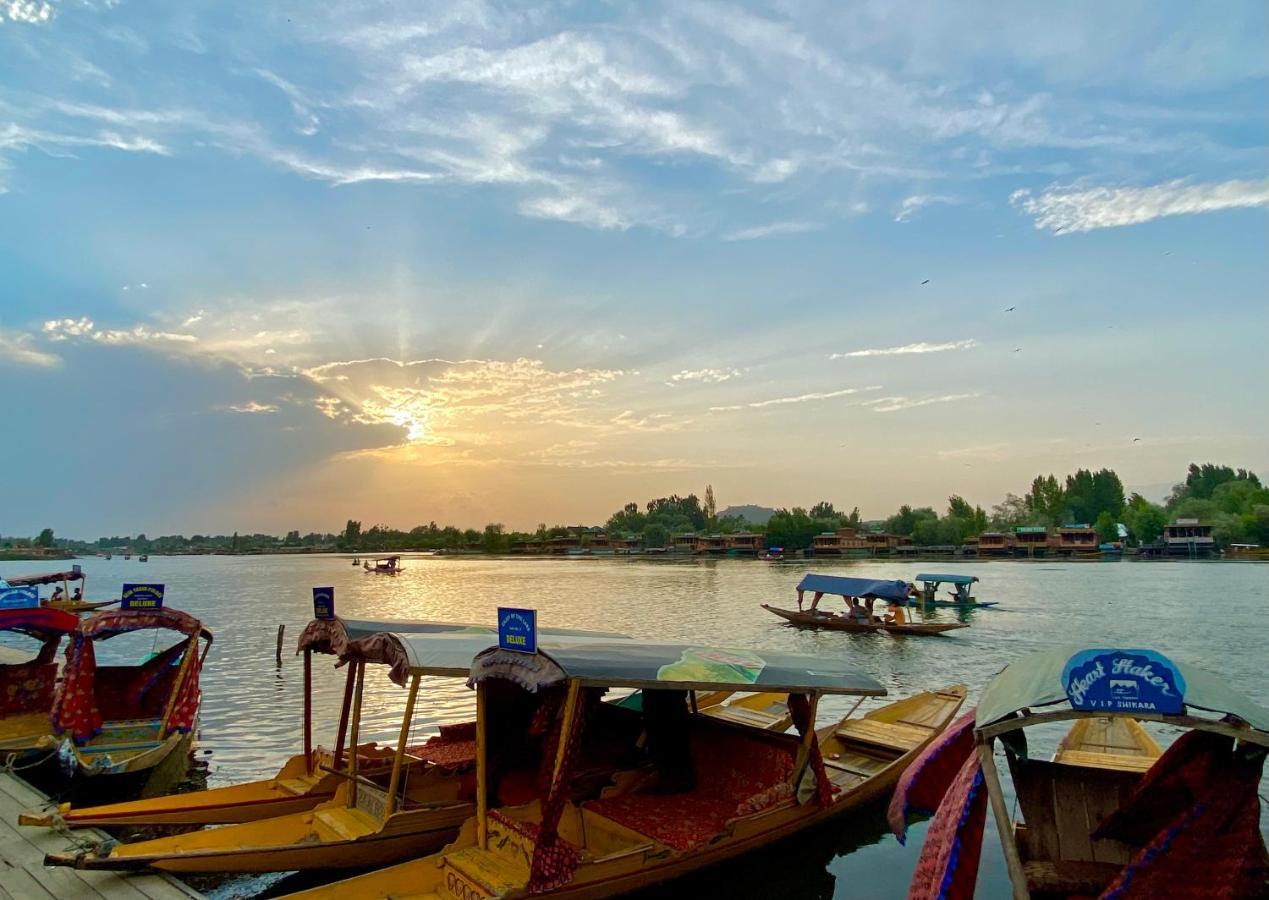 Green Paradise Houseboat - Centrally Heated Srīnagar Exterior foto